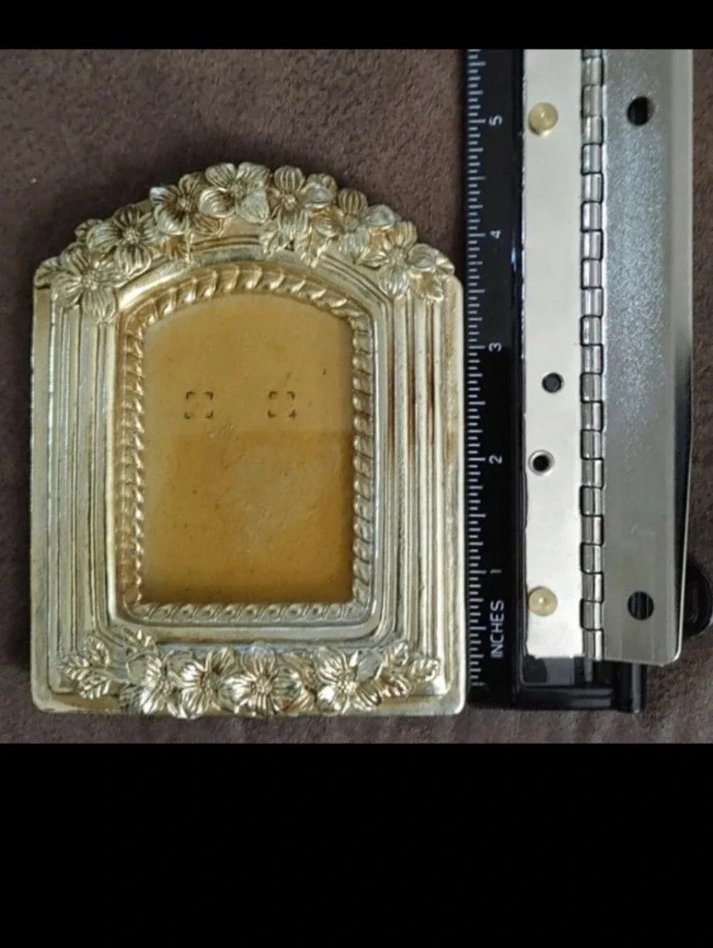 Beautiful/Elegant Vintage Floral Arched Metal Gold Tone Small Picture Frame